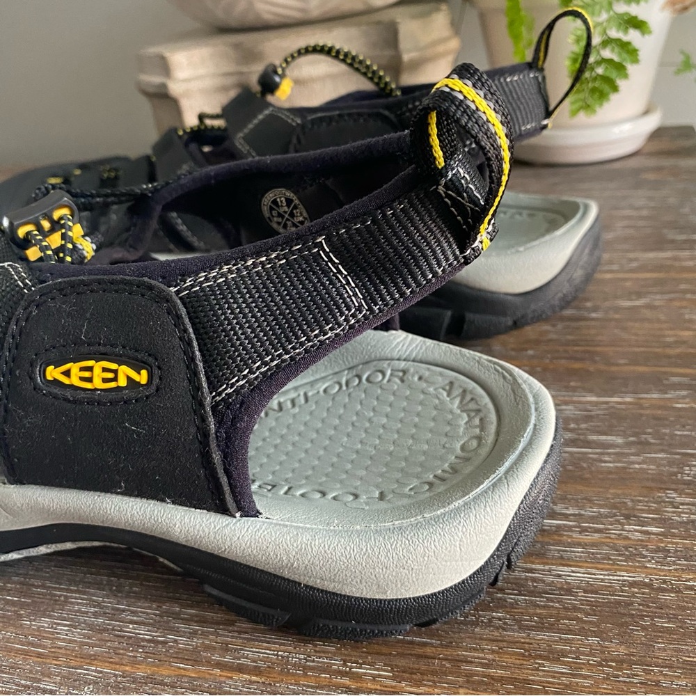 Keen Newport H2 Waterproof Hiking Kayaking Outdoor Sandals Shoes Mens 13 Black - Picture 6 of 12